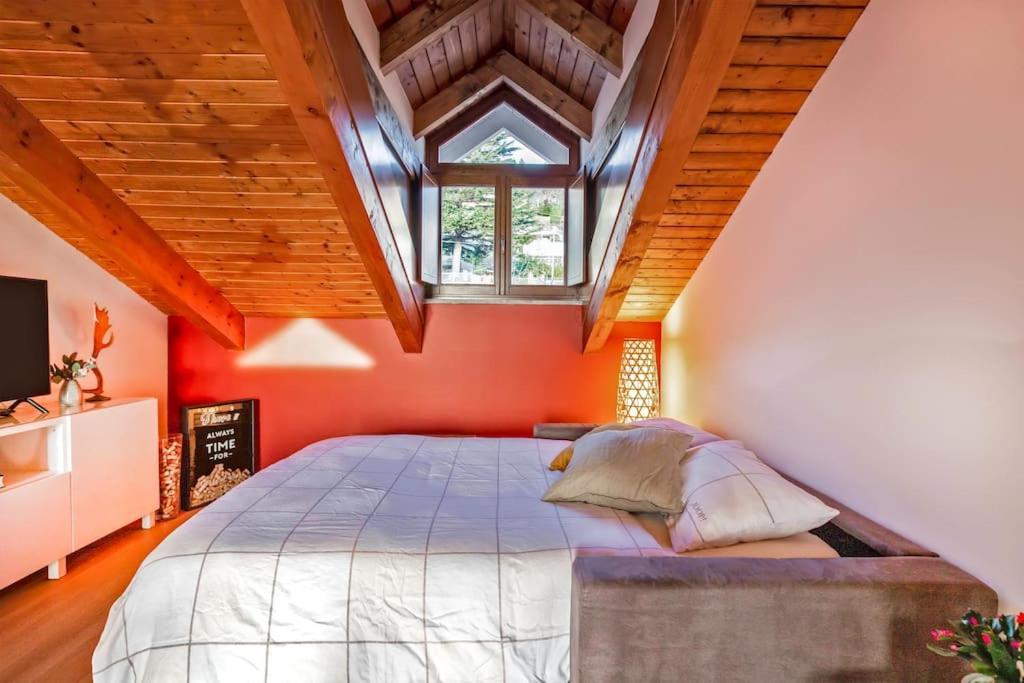 Charming 2.5Room Flat In Center Of Monforte dʼAlba Exterior foto