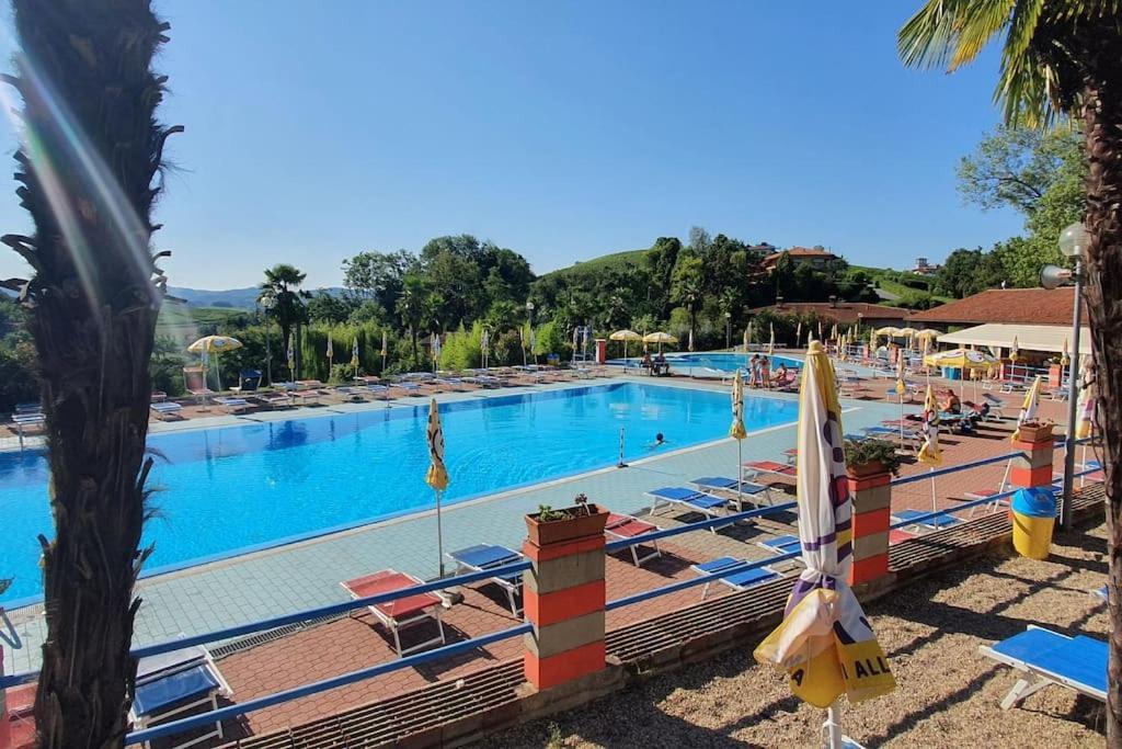Charming 2.5Room Flat In Center Of Monforte dʼAlba Exterior foto